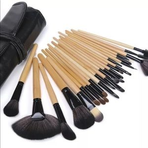 24 piece Make up Brush Set, professional Makeup tools, excellent quality, NWT